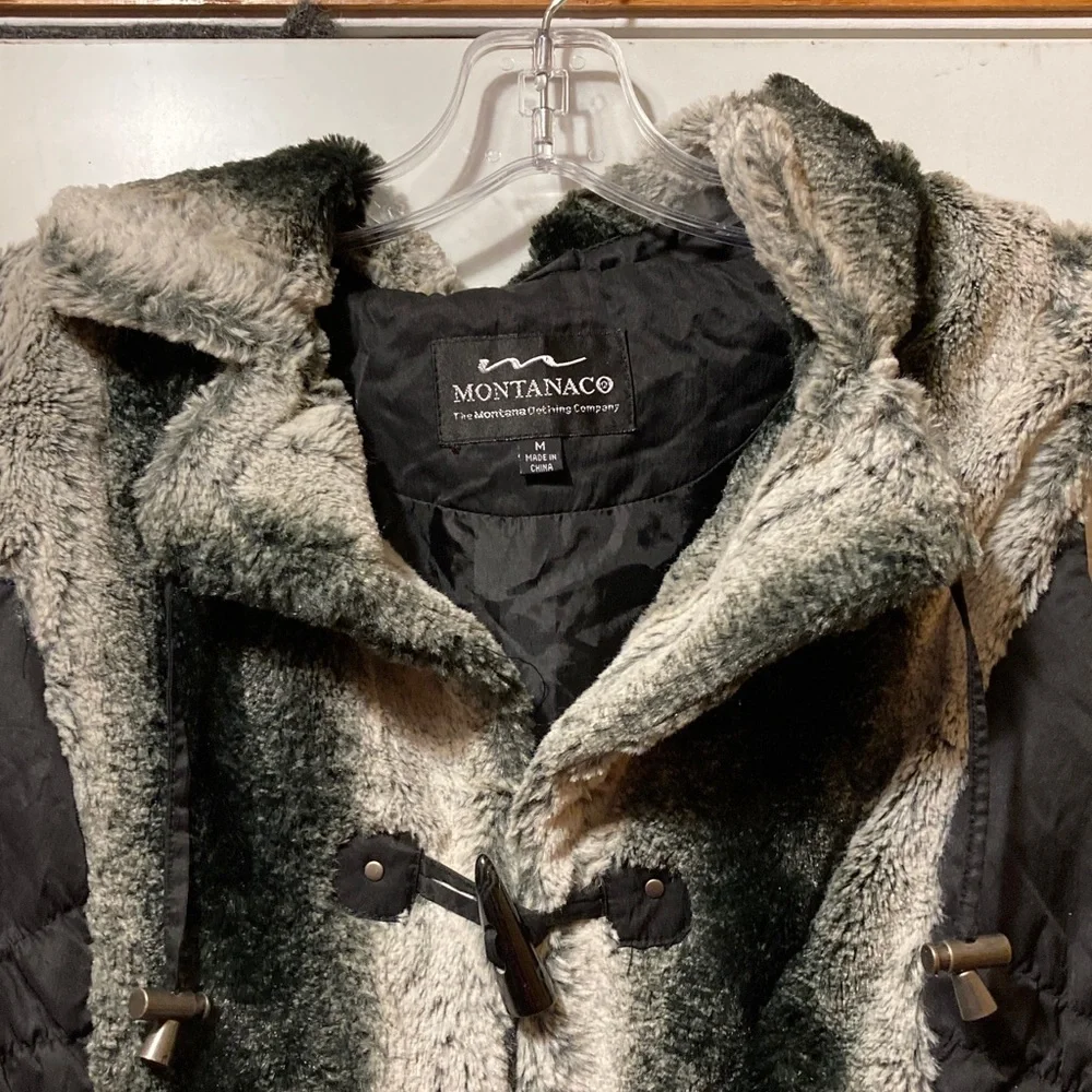 Montanaco Women's Black and Gray Faux‎ Fur Vest M